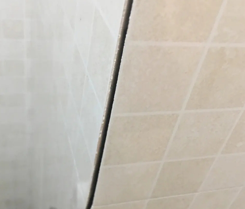 杜集瓷砖空鼓维修公司分享阳台瓷砖脱落的修复过程可以分为以下几个步骤